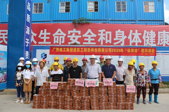 錦官閣項目送清涼。張釗林 攝.JPG