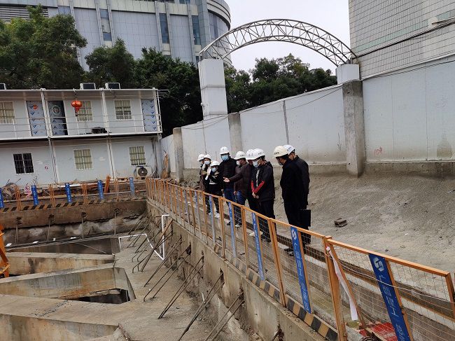 檢查現場。莫光富 攝（修圖）.jpg
