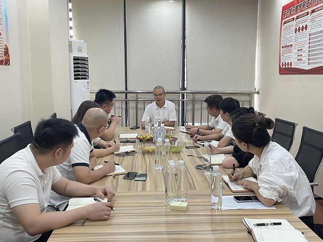 調(diào)研會(huì)現(xiàn)場。黃丹 攝（修圖）.jpg